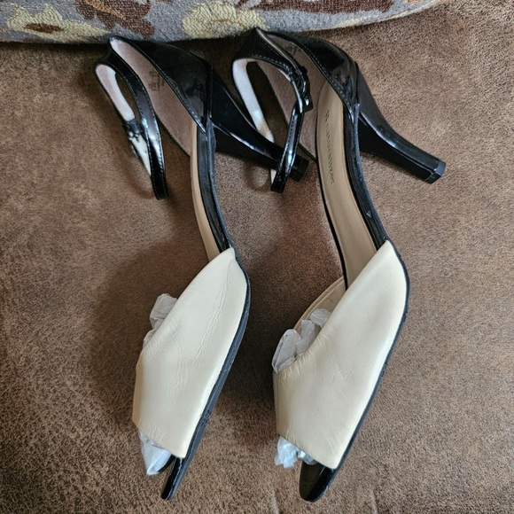 Women Leather Naturalizer High heels two tone shoes Size 8.5 - Picture 2 of 11